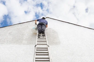 Peinture extérieure à Bricqueville-sur-Mer — façades et ravalement
